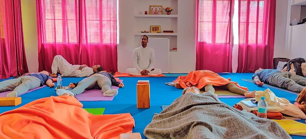 ある日のスニール先生のクラスにて