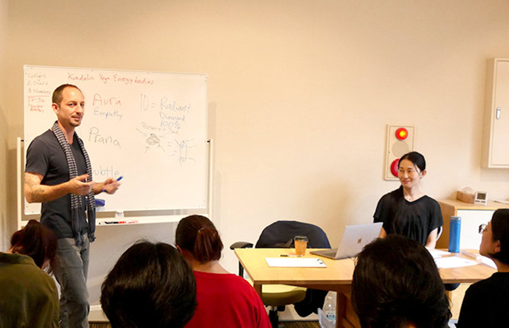 タイラーモンガン先生と通訳のYUKOさん