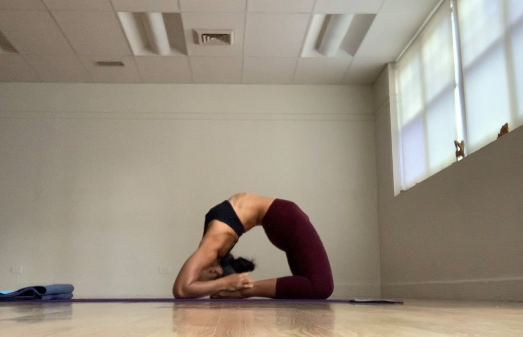 ヨーコ・フジワラ先生のカポターサナの様子