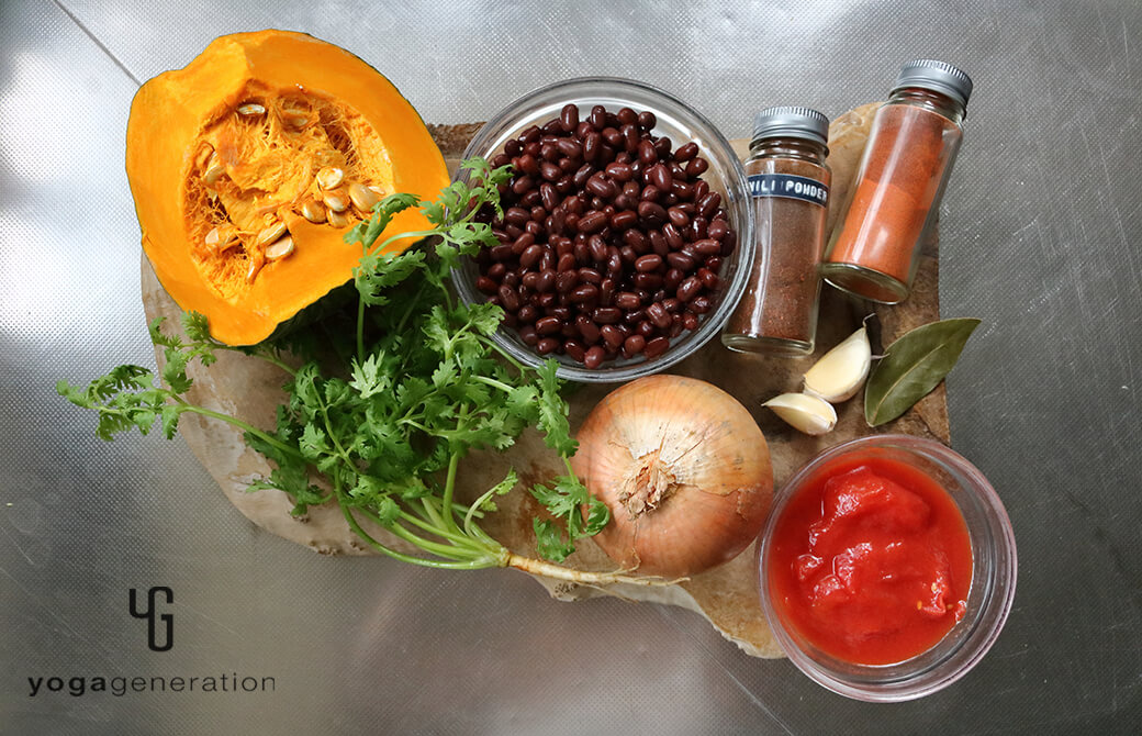 材料のカボチャや小豆の水煮など