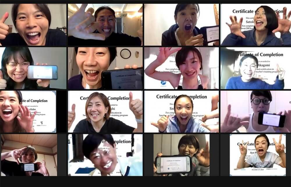 RYT200の卒業式集合写真