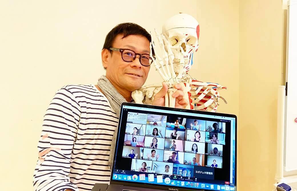 内田かつのり先生によるアナトミック骨盤ヨガワークショップ