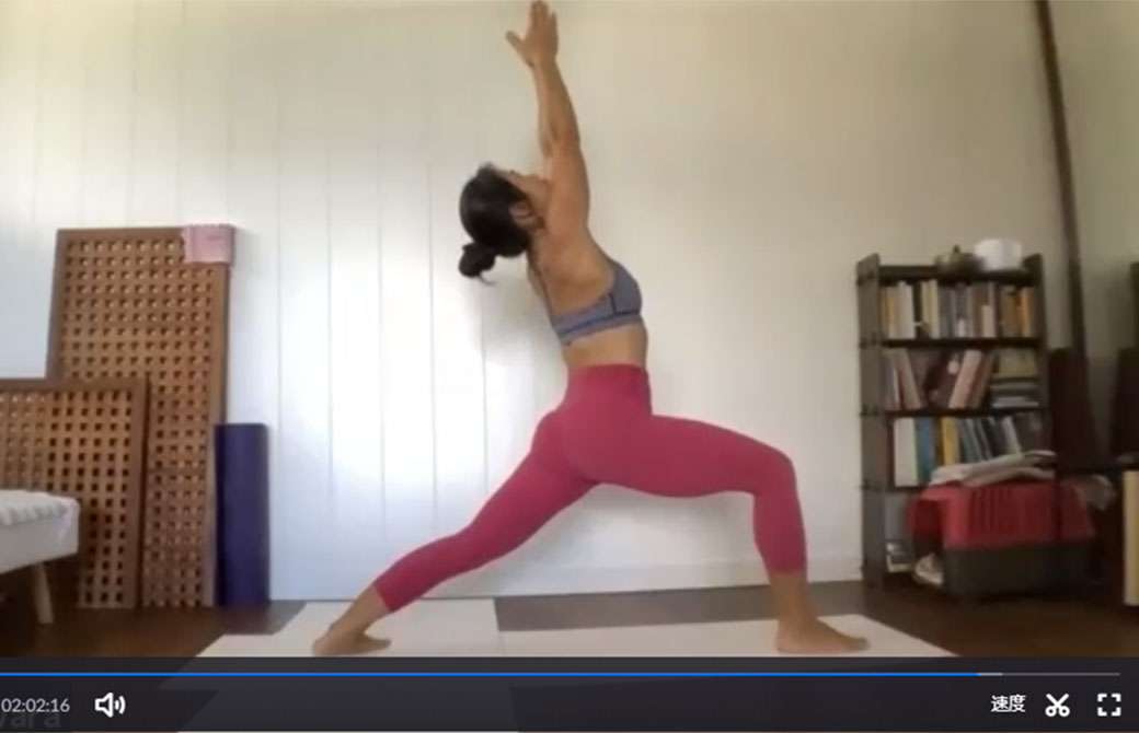 ヨーコ先生のオンラインヨガのクラスはマット