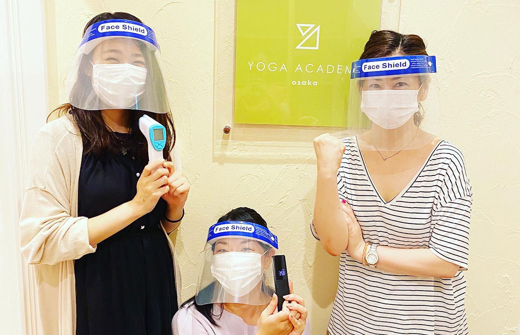 ヨガアカデミー大阪スタジオ開催の講座のときはこんな格好で