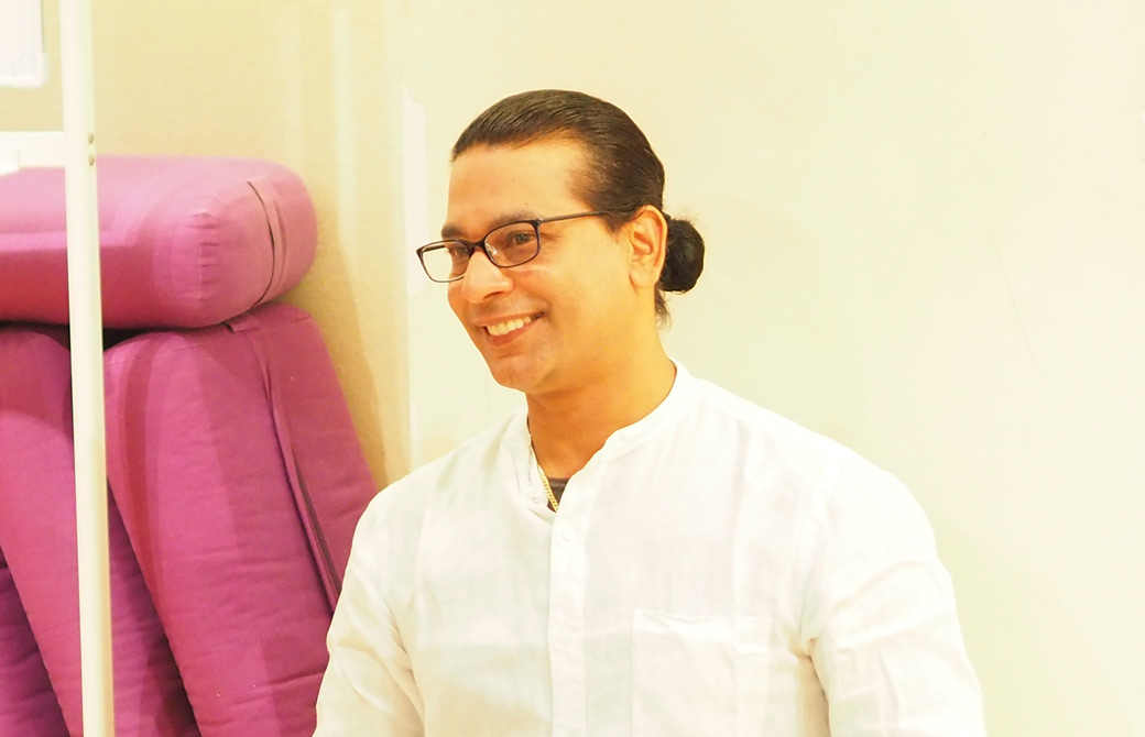 グルジからヨガを勉強してみよう!