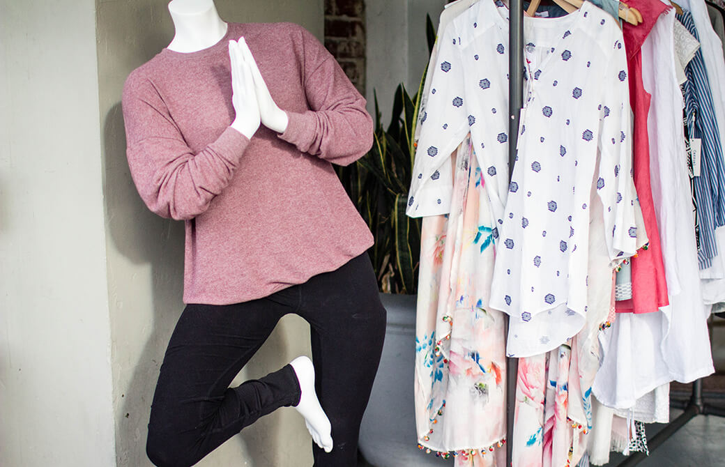 ヨガウェアのマネキン