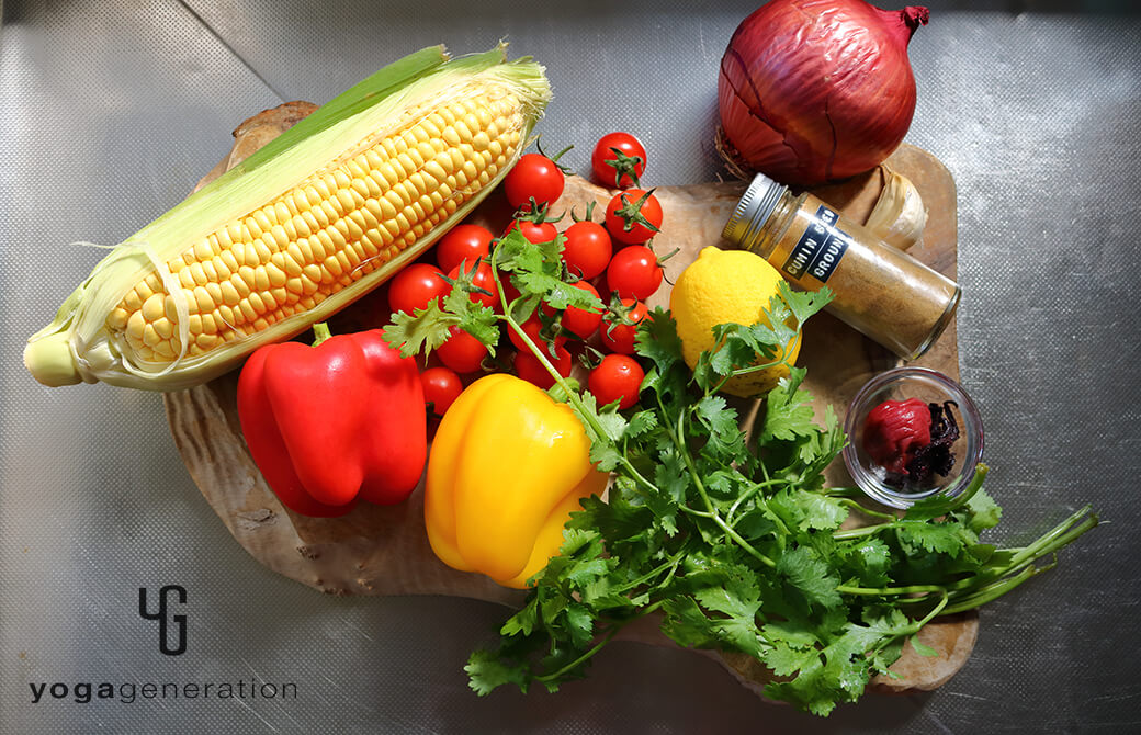 材料のトウモロコシやトマト、パプリカなど