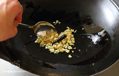 ニンニクショウガ投入