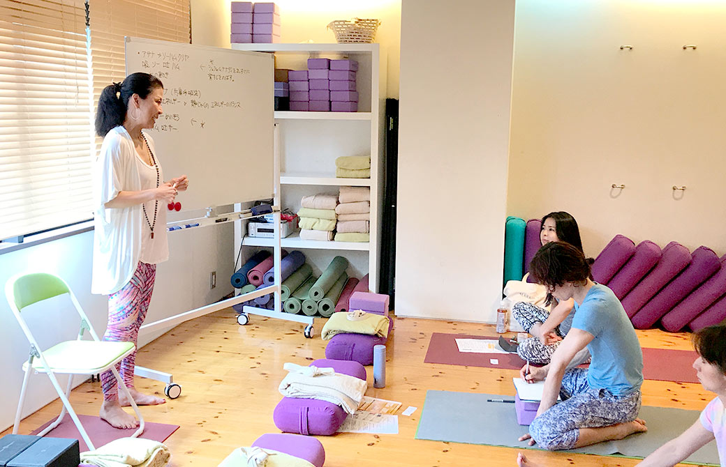 久美子先生のワークショップの様子。早く対面でできますように。