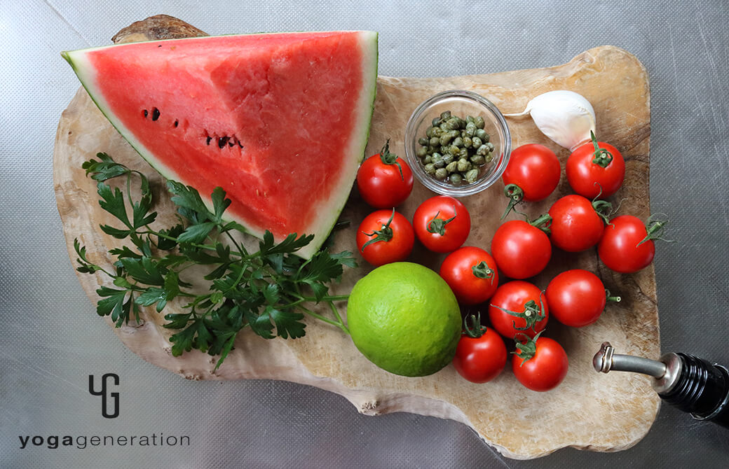 材料のスイカやトマト、ライムなど
