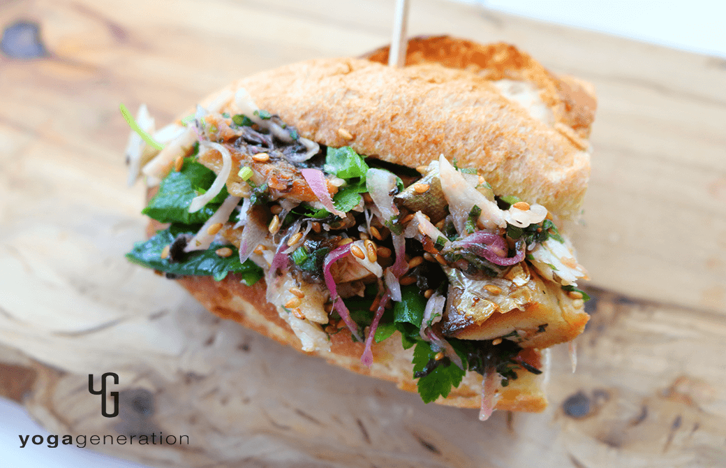 簡単アレンジ！梅サバ香味サラダをサンドイッチで楽しむ