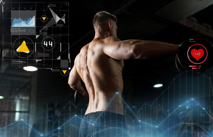 ジムワークを行う男性の背中