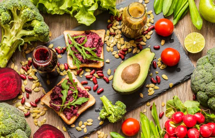 パンと野菜とナッツのヴィーガン食
