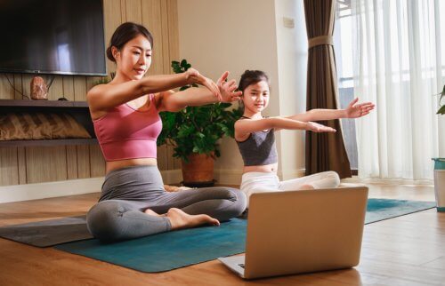 親子でオンラインヨガ
