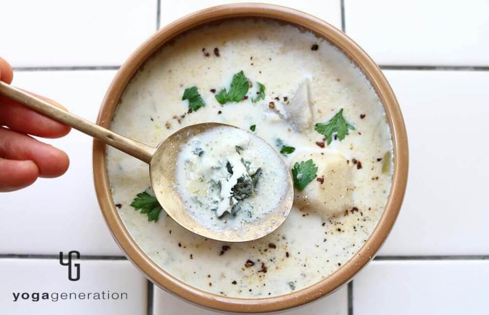 レンコンとサトイモのブルーチーズ・スープ