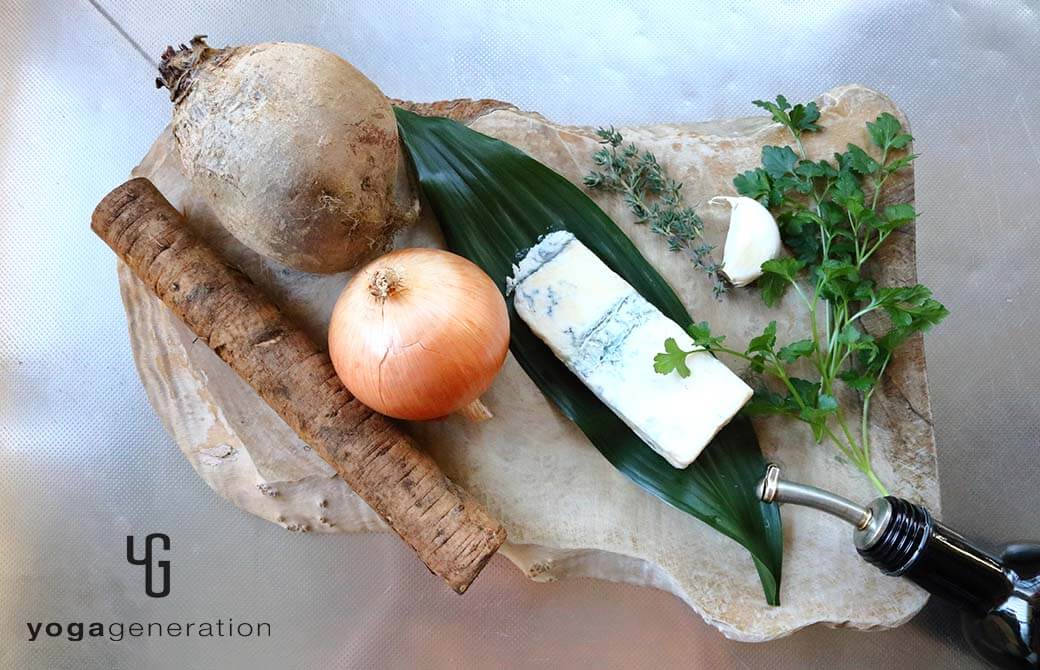 材料のビーツ、ゴボウ、ニンニクなど