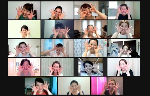 顔ヨガ初級集合写真