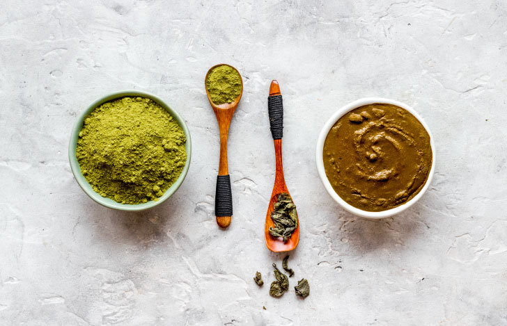 ヘアカラーリングやタトゥー用のハーブヘナまたはメハンディパウダー