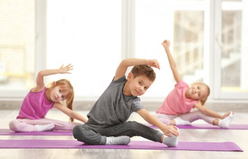 キッズヨガポーズ