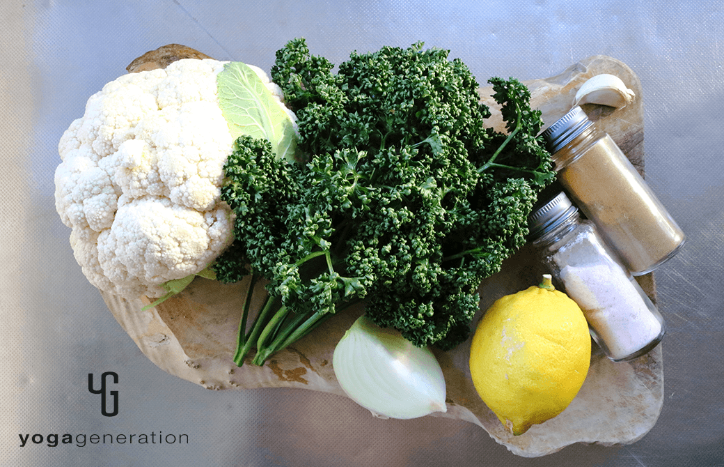 材料のパセリやカリフラワー、レモンなど