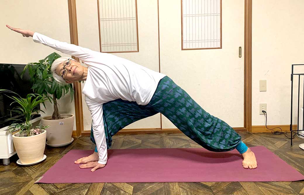 中井まゆみ先生のご自宅でのオンラインクラス風景