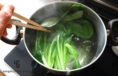 小松菜、すぐに取り出す