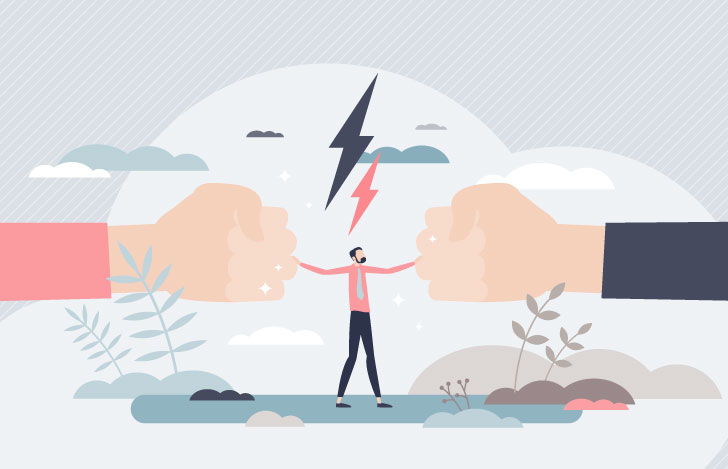 争う人の間で戦いをやめさせようとする人