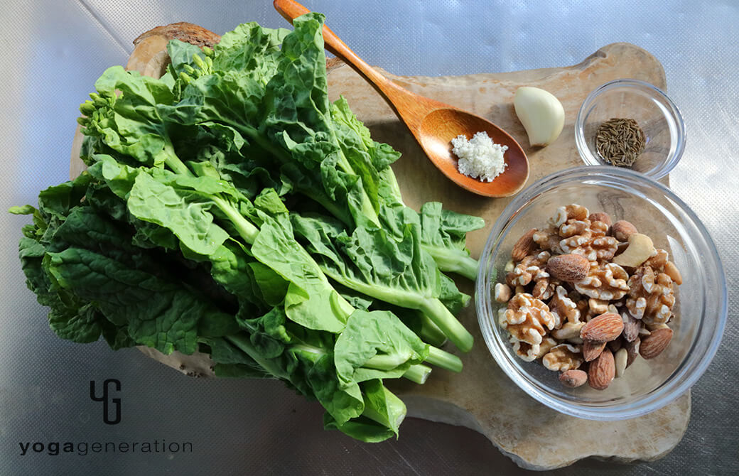 材料の菜の花、ナッツ、クミンシードなど