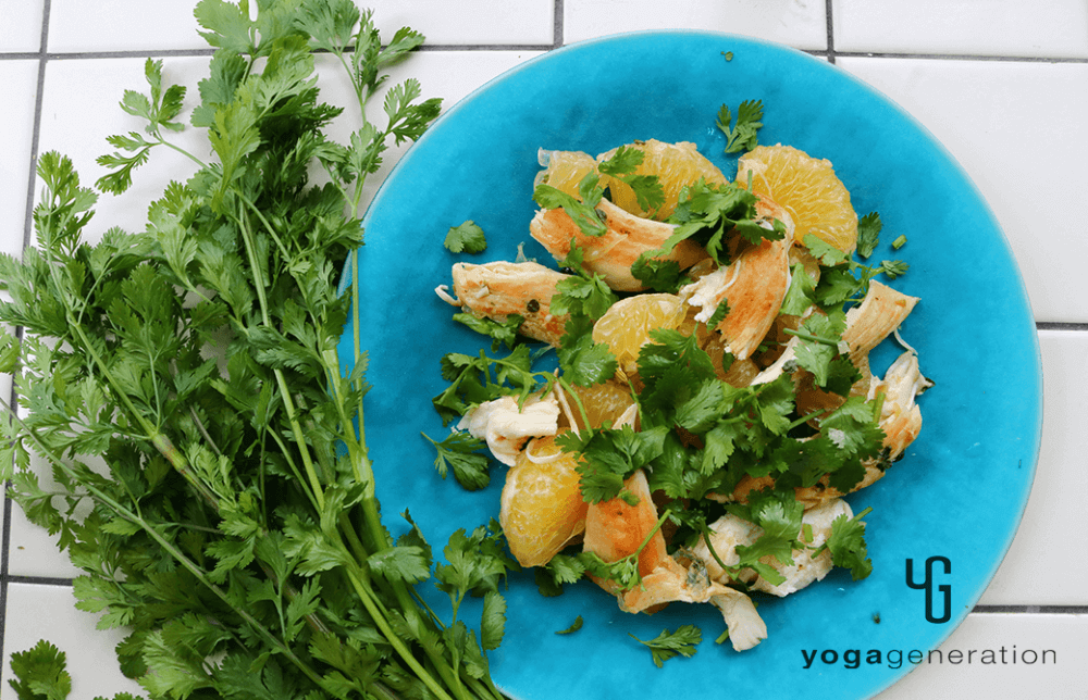 パクチー香る夏みかんとハーブチキンのサラダ