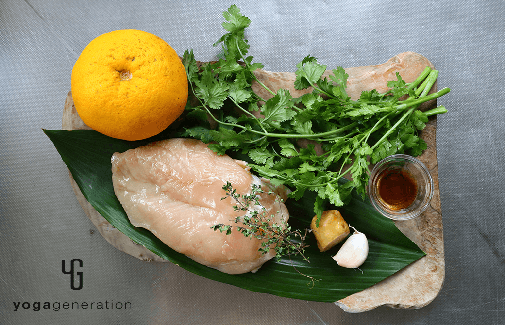 材料の夏みかん、鶏胸肉、タイムなど