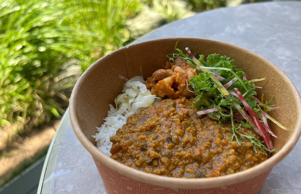 ヴィーガンランチのキーマカレー