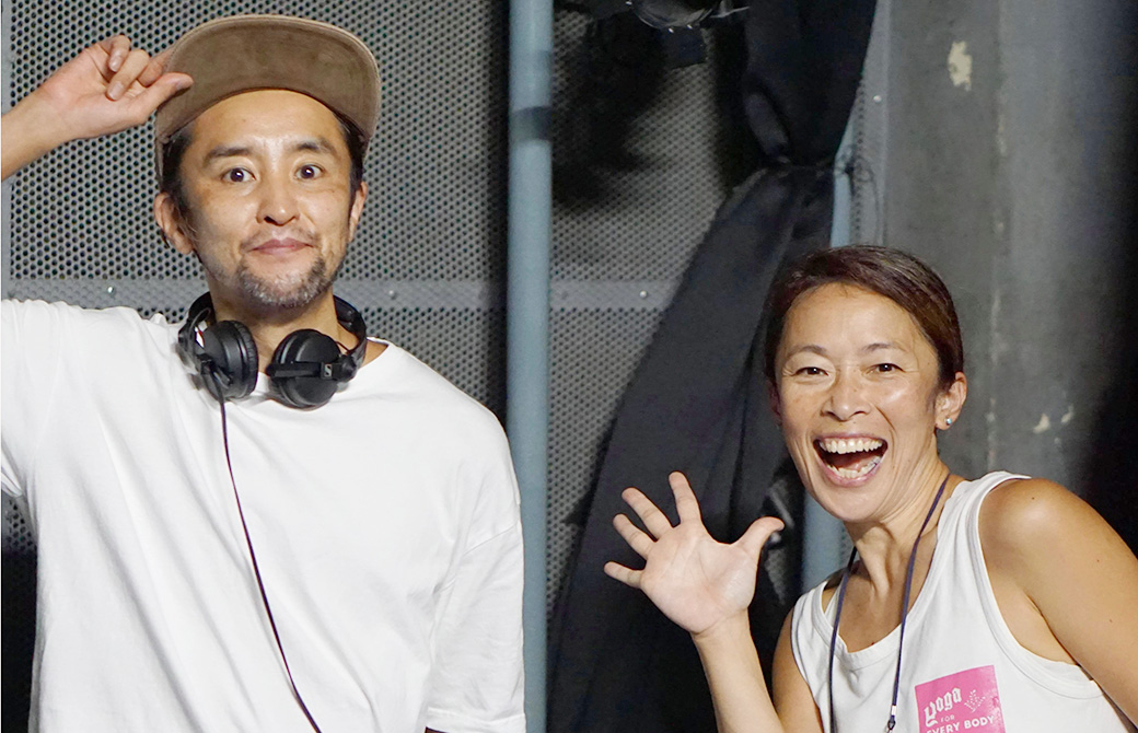 ヨガパーティを主催するMaiko先生とDJ Miyaさん