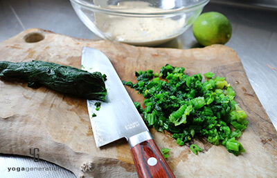 ホウレン草カット"