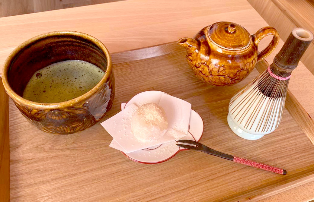 禅茶の時間。抹茶とお茶菓子