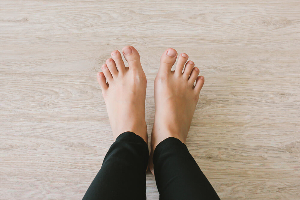 タダーサナの足幅