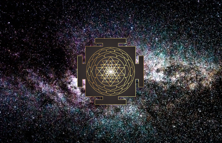 宇宙に浮かび上がるヤントラの図