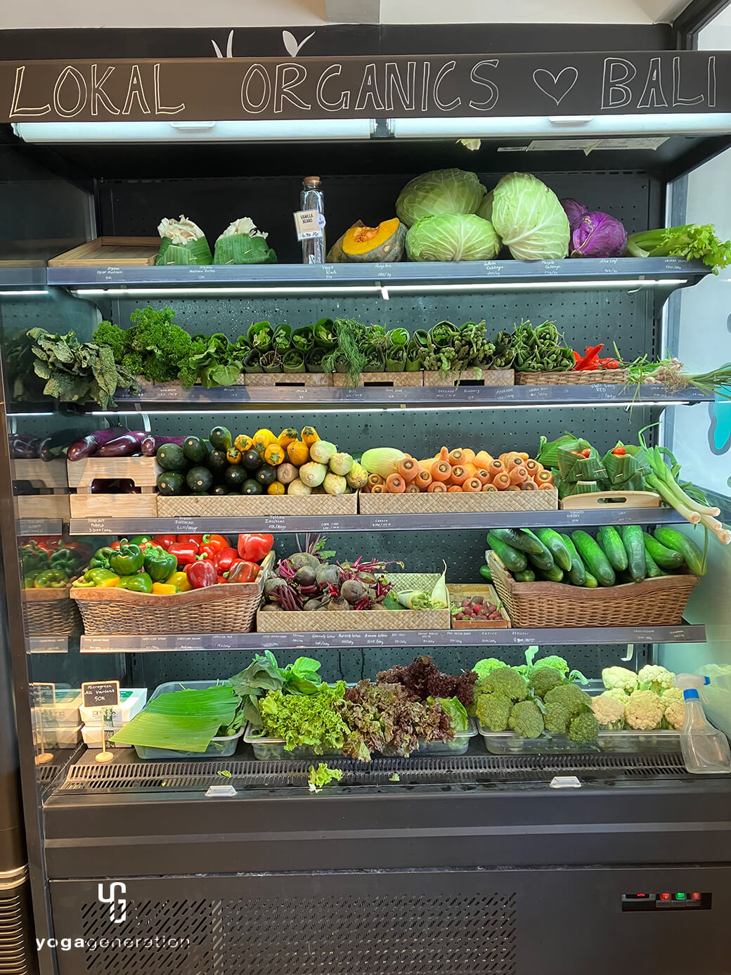 地元の野菜売り場