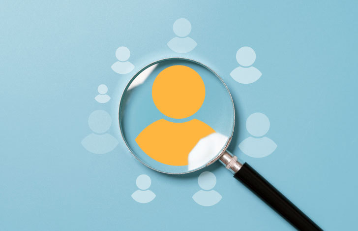 他人を虫眼鏡でみる