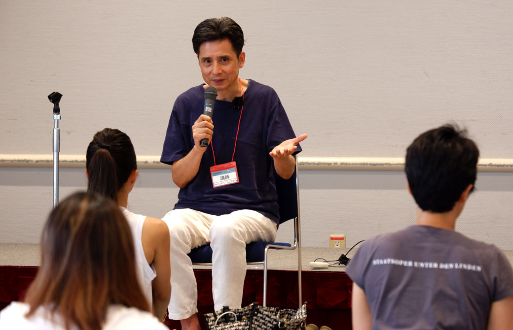 座学で話すトウドウ先生