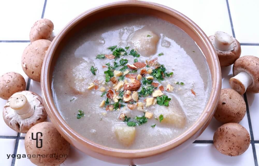 色々キノコとジャガイモの濃厚クリーミースープ