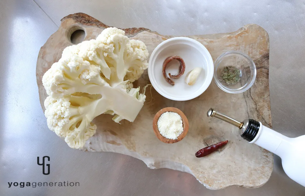 材料のカリフラワーやアンチョビ、チーズなど