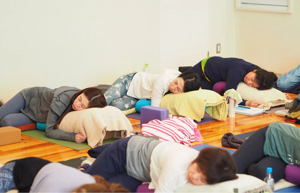 リストラティブヨガ実践者