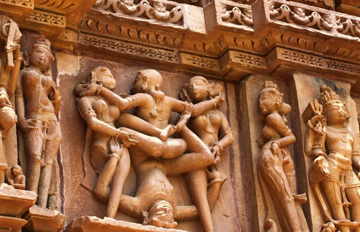インドのカジュラホの寺院の彫刻