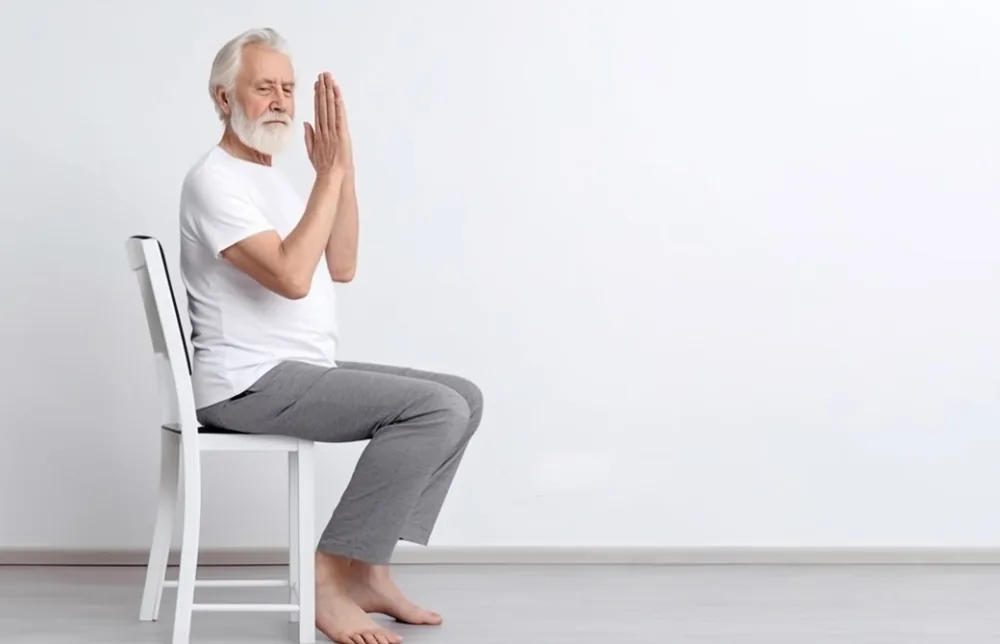 全世代のためのやさしいヨガ「チェアヨガ」をはじめるべき理由とは?