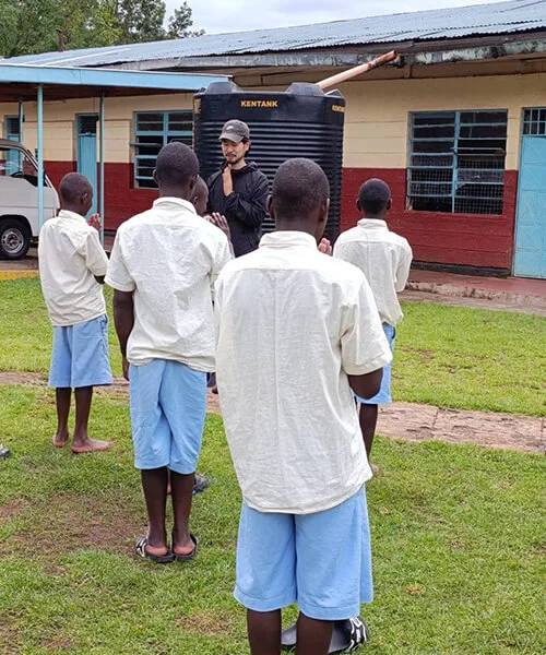 アフリカの子供たちとヨガ